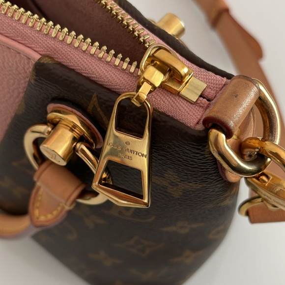 Authentic Louis Vuitton V Tote Monogram Canvas and Leather BB - Picture 8 of 10